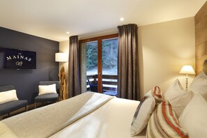 Deluxe Double Balcony · Expedia listing